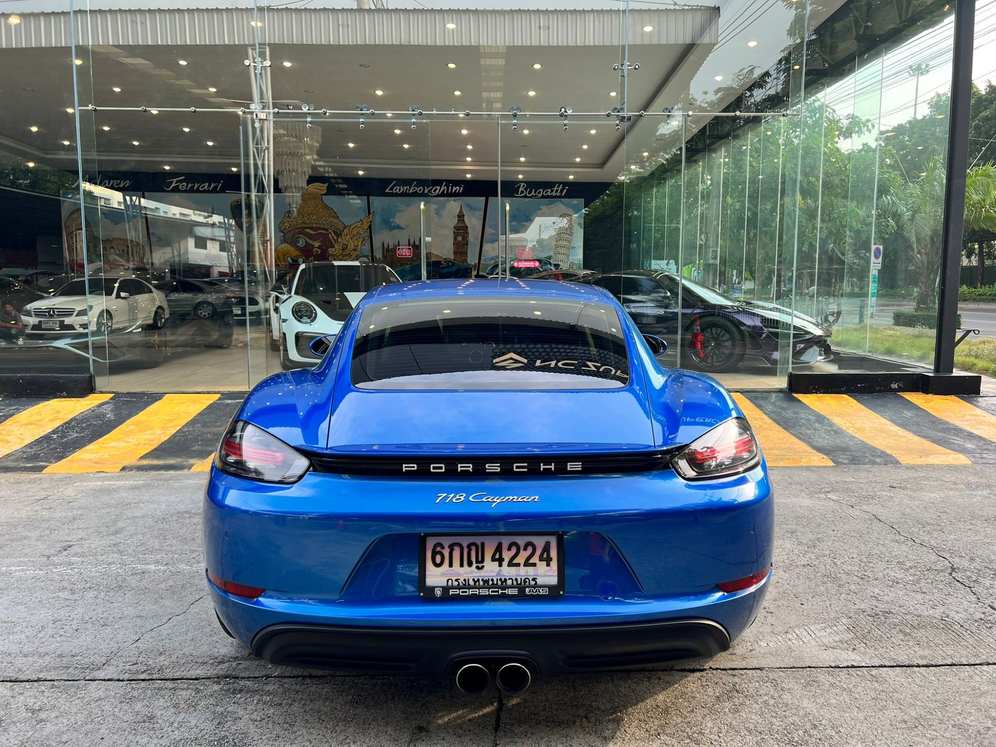 2018 Porsche 718 Cayman สีน้ำเงิน