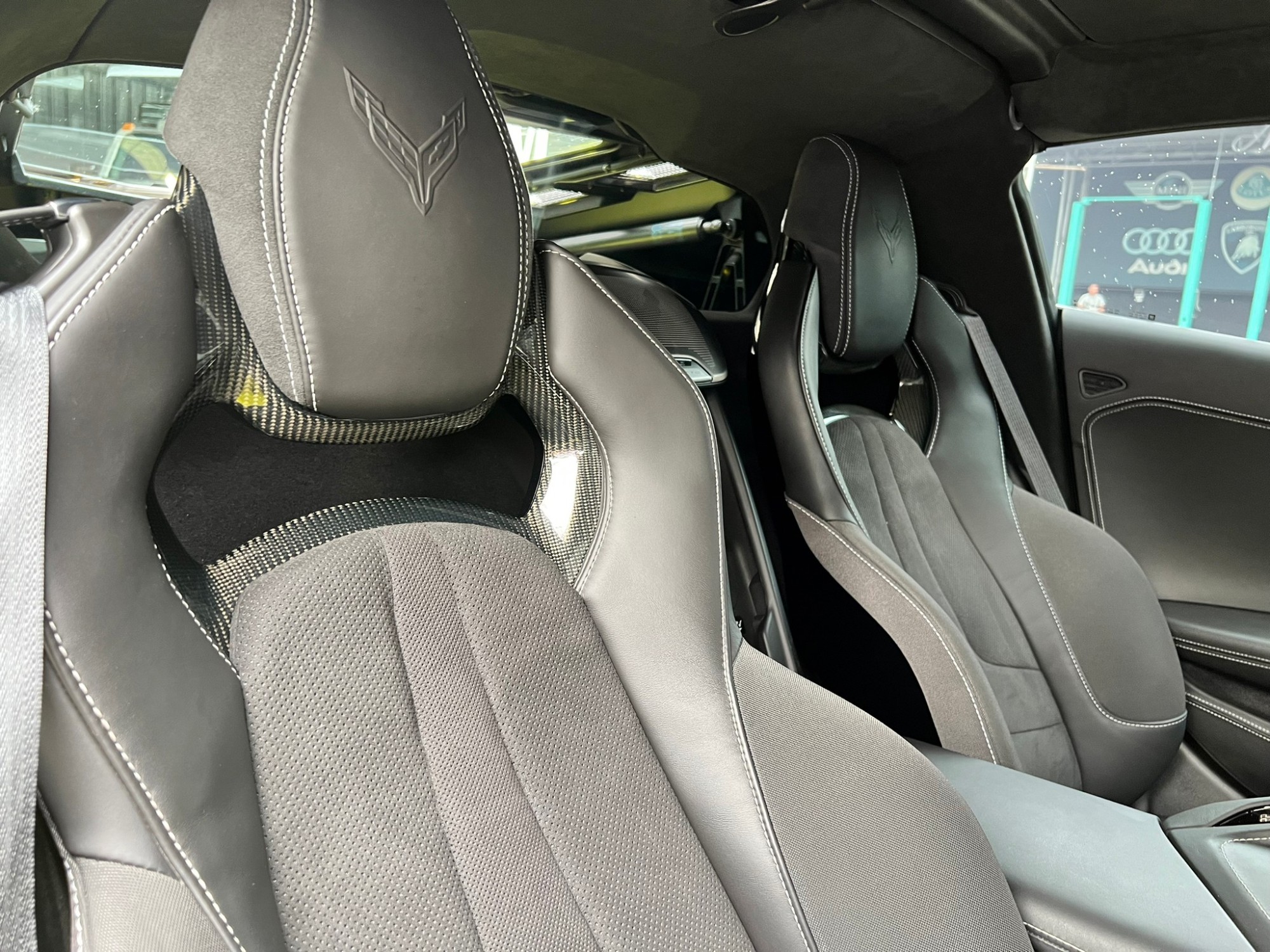 2022 Chevrolet Stingray C8 Convert 3LT สีเหลือง (รูปที่ 11)