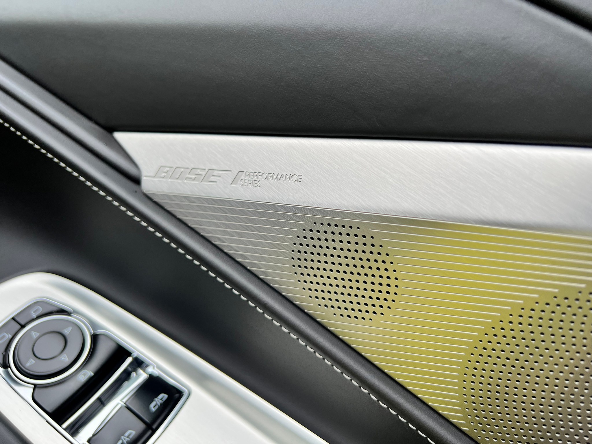 2022 Chevrolet Stingray C8 Convert 3LT สีเหลือง (รูปที่ 18)