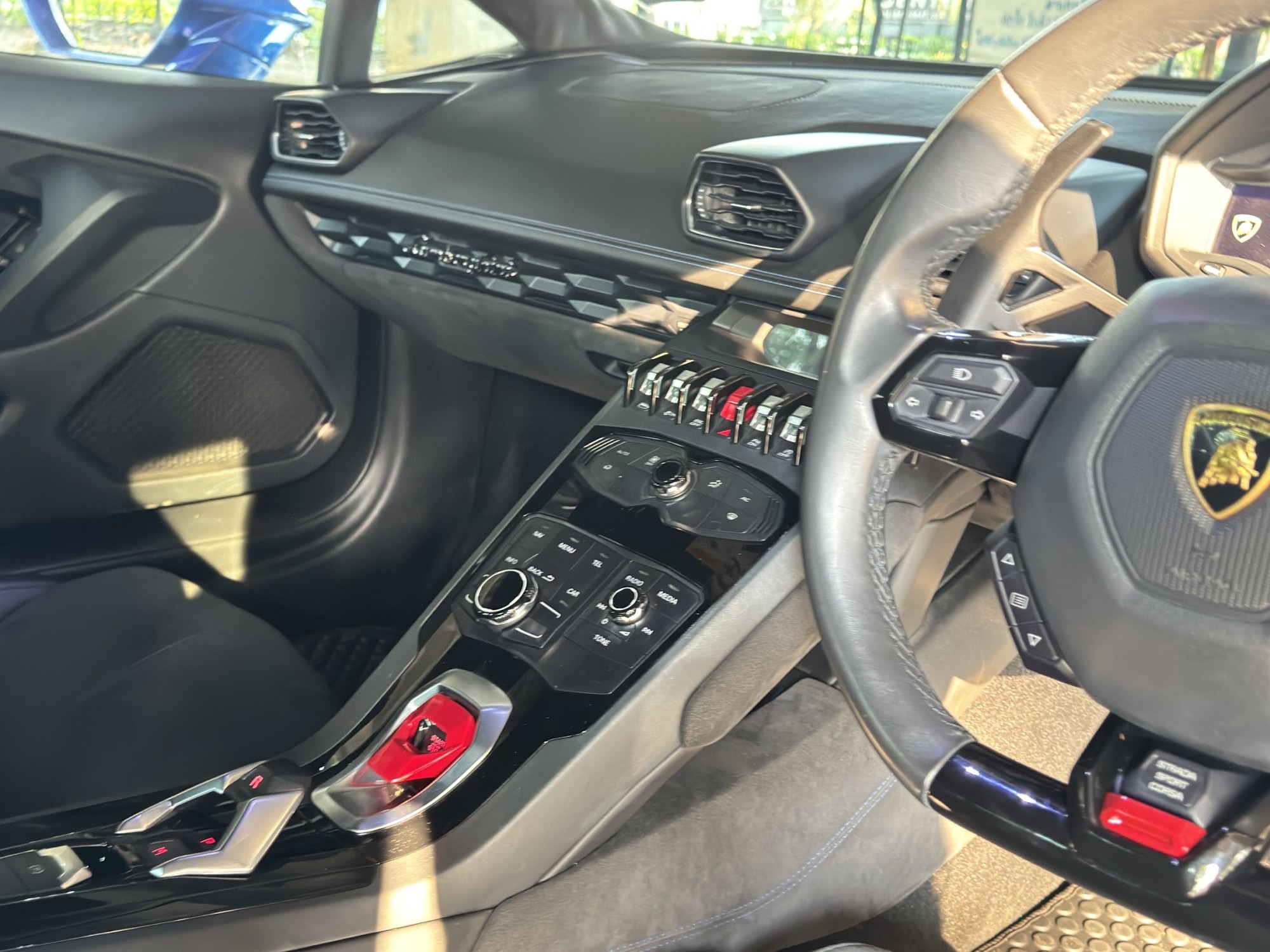 2017 Lamborghini LP610-4 สีน้ำเงิน (รูปที่ 9)