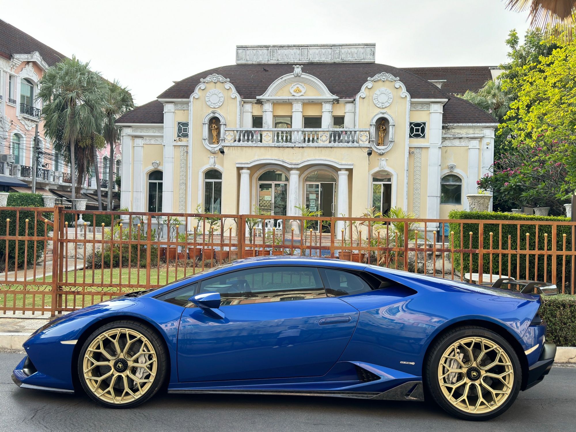 2017 Lamborghini LP610-4 สีน้ำเงิน (รูปที่ 18)
