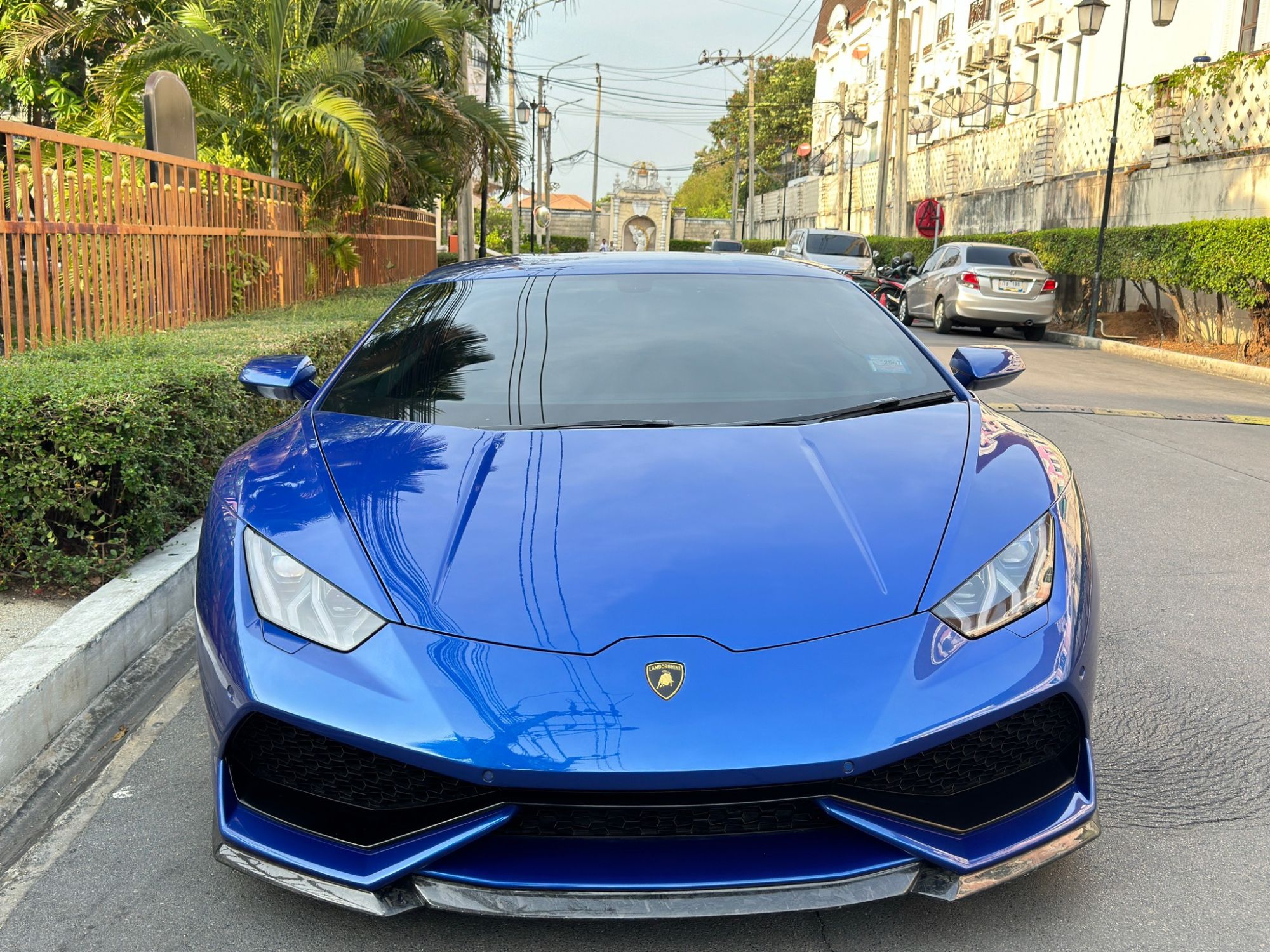 2017 Lamborghini LP610-4 สีน้ำเงิน (รูปที่ 10)