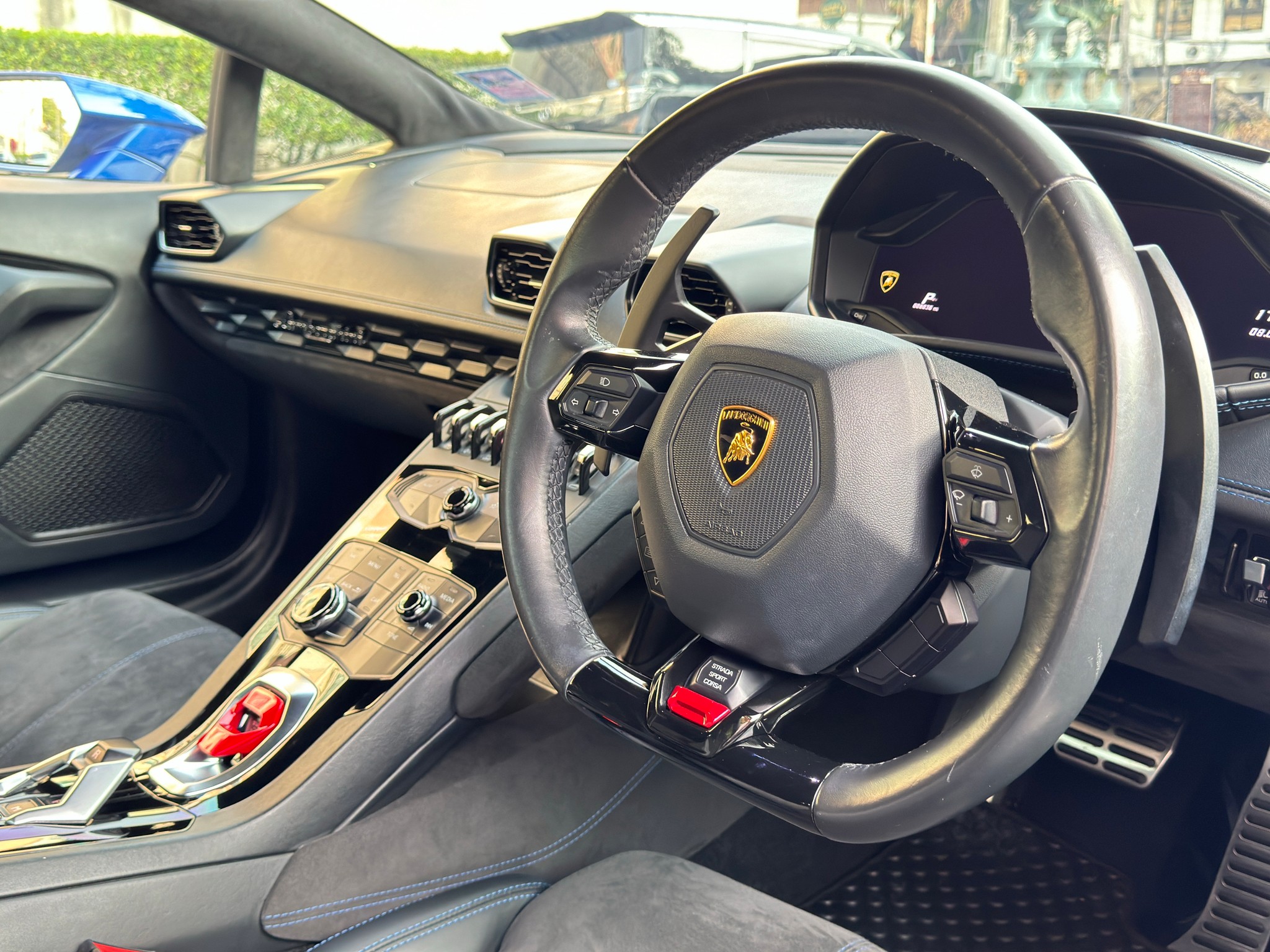 2017 Lamborghini LP610-4 สีน้ำเงิน (รูปที่ 7)