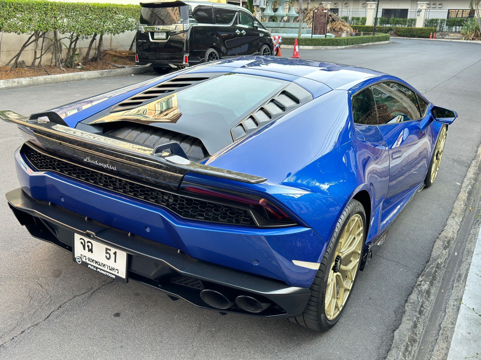 2017 Lamborghini LP610-4 สีน้ำเงิน (รูปที่ 15)