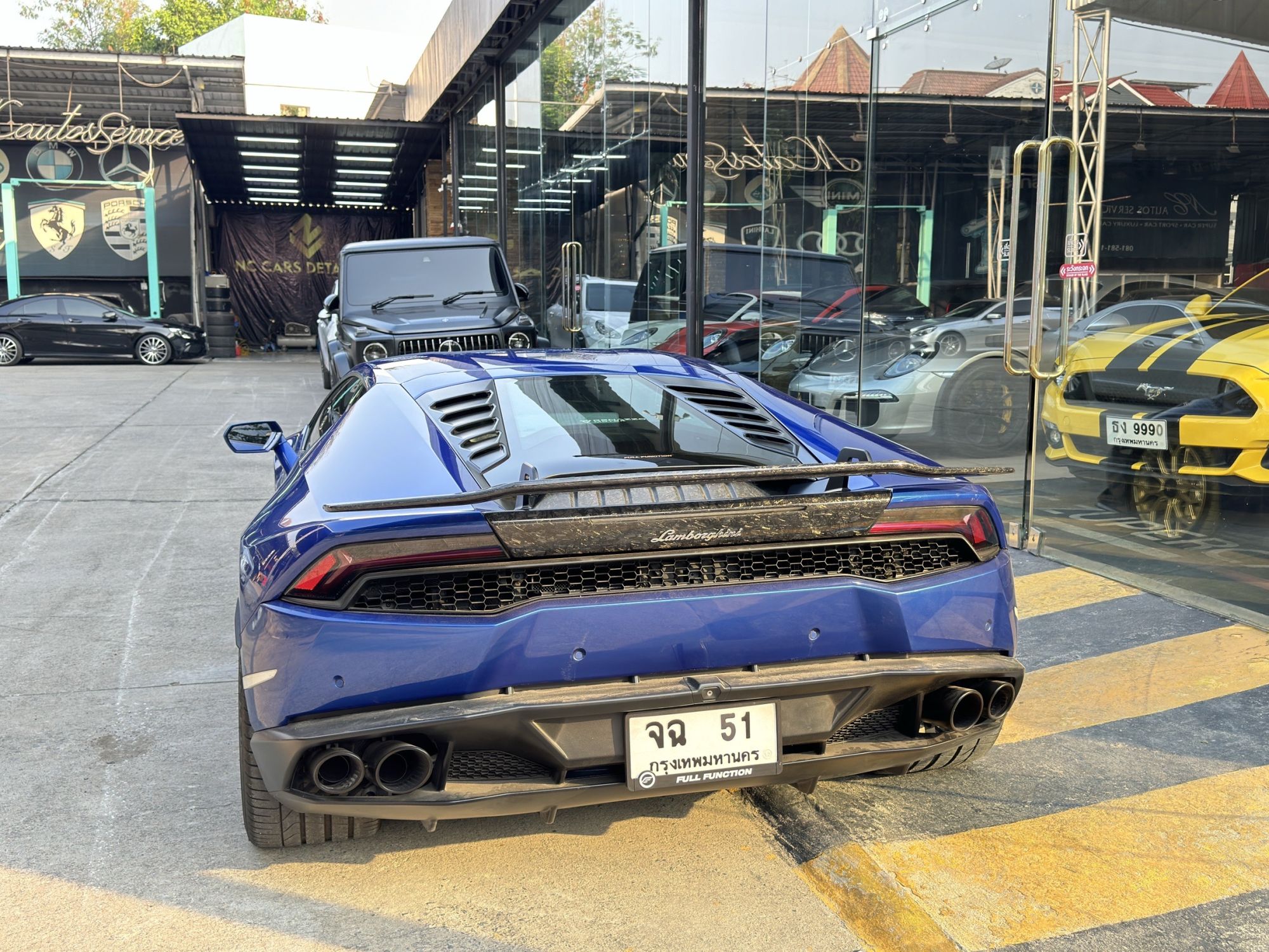 2017 Lamborghini LP610-4 สีน้ำเงิน (รูปที่ 4)