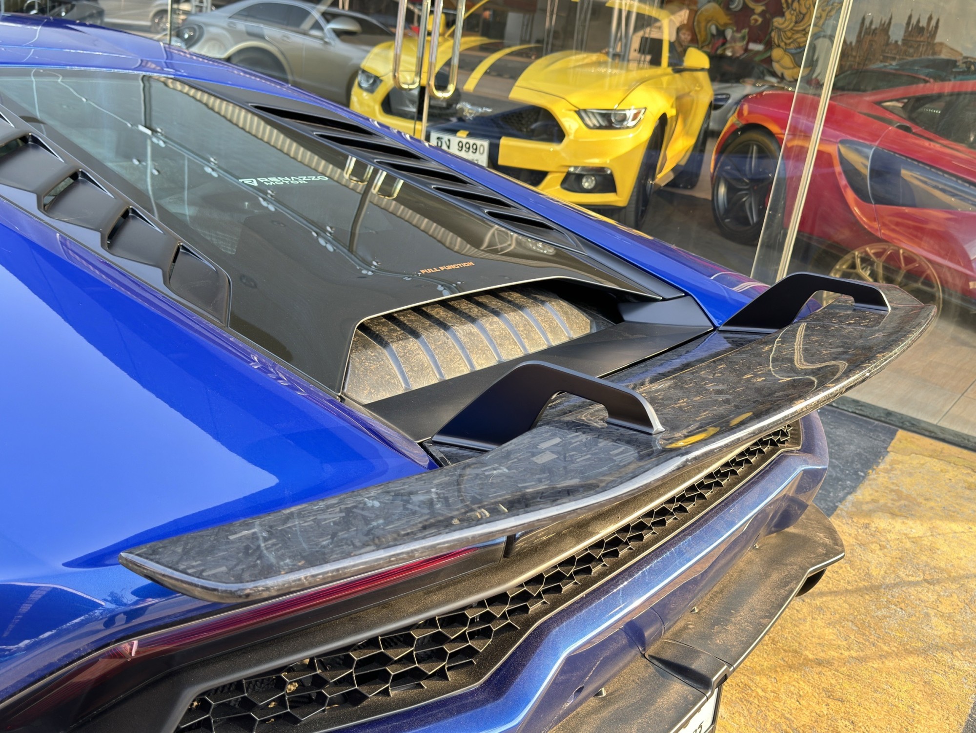 2017 Lamborghini LP610-4 สีน้ำเงิน (รูปที่ 5)
