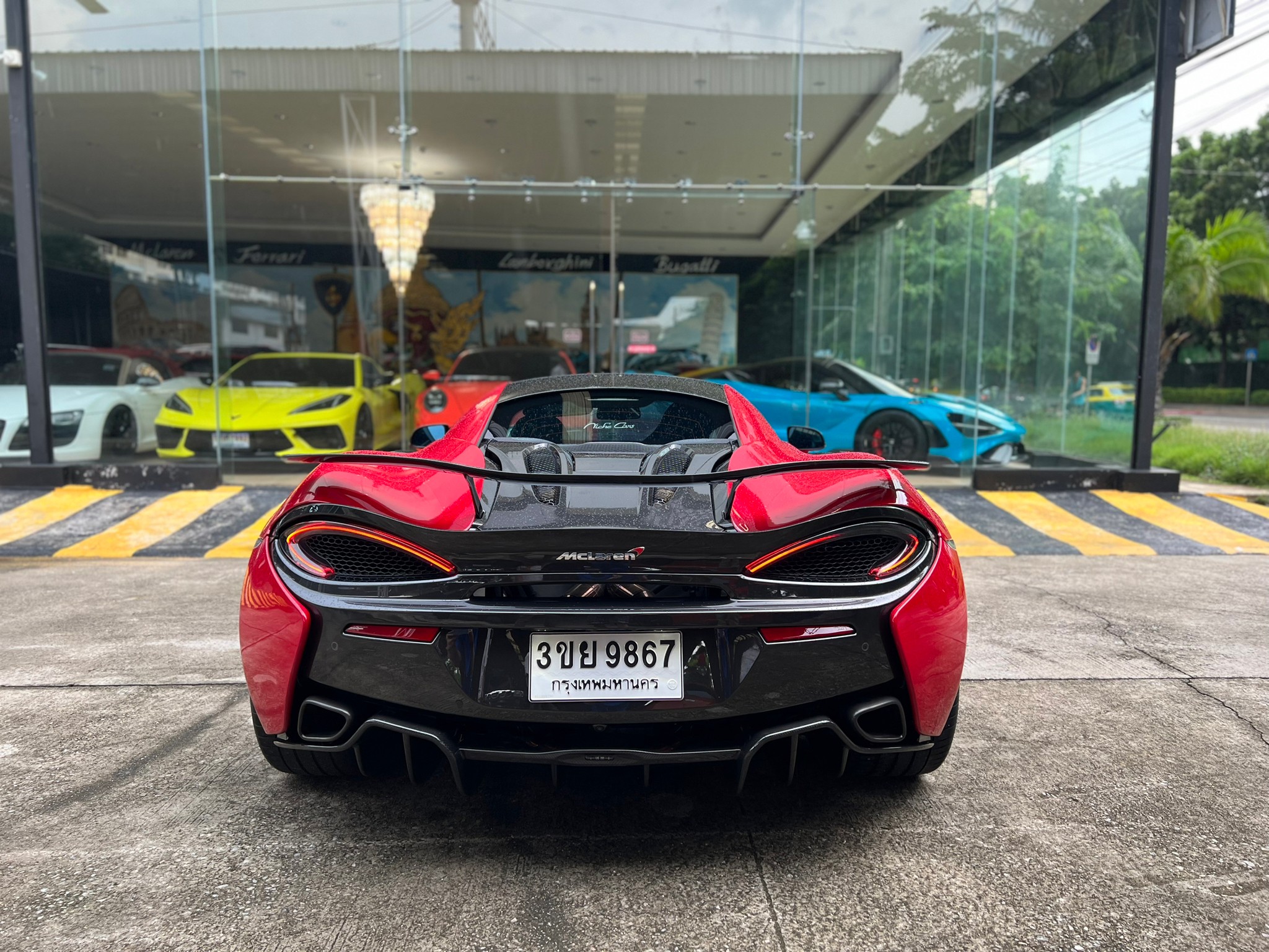 2016 McLaren 570S สีขาว