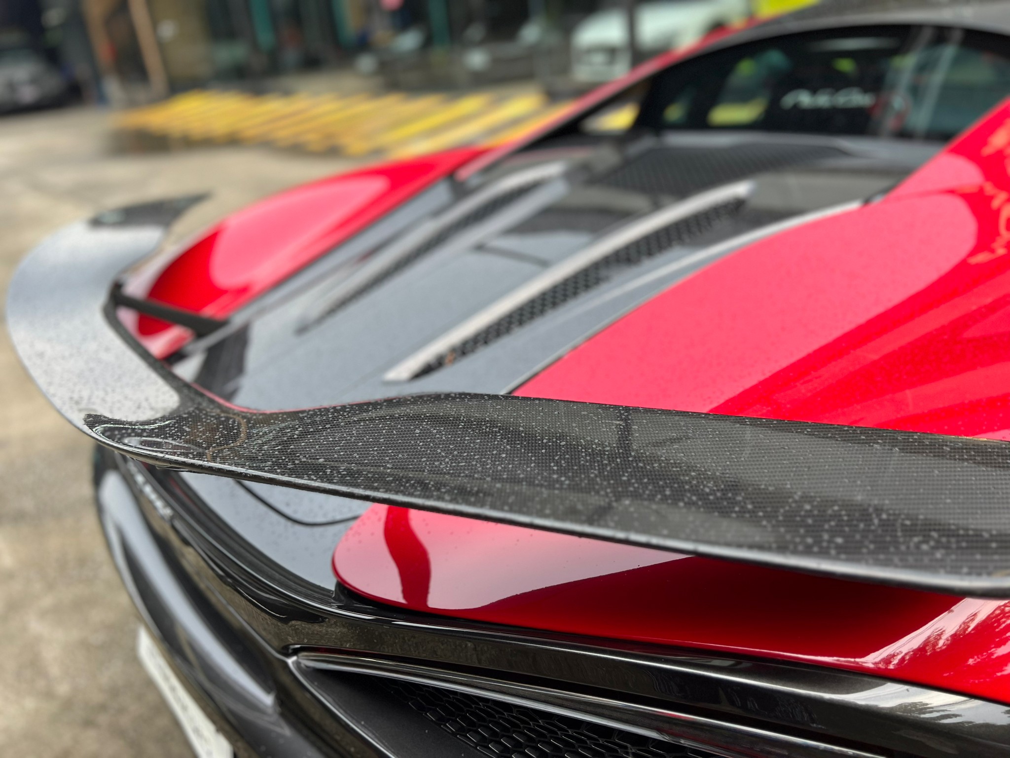 2016 McLaren 570S สีขาว (รูปที่ 10)