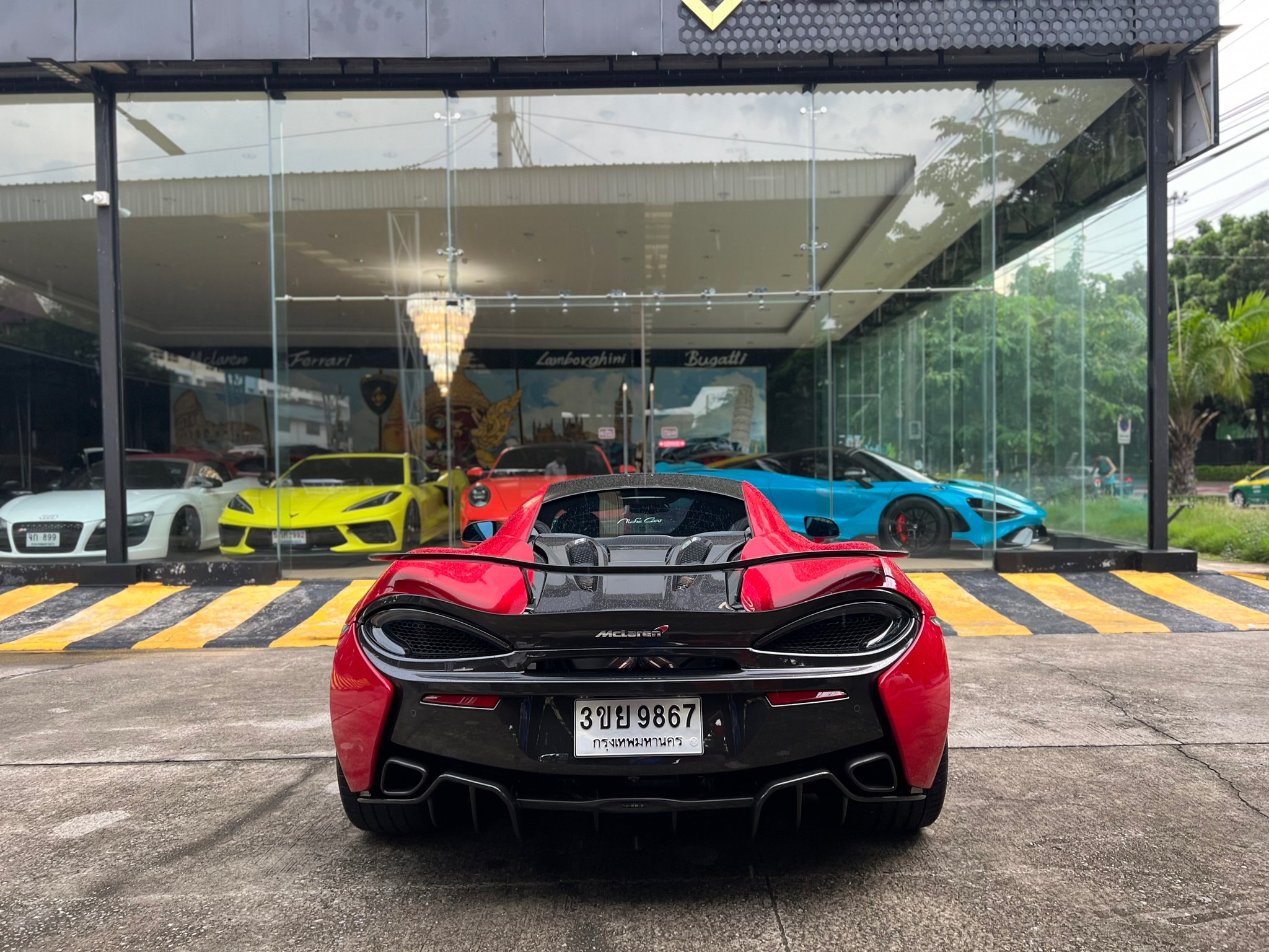 2016 McLaren 570S สีขาว (รูปที่ 7)