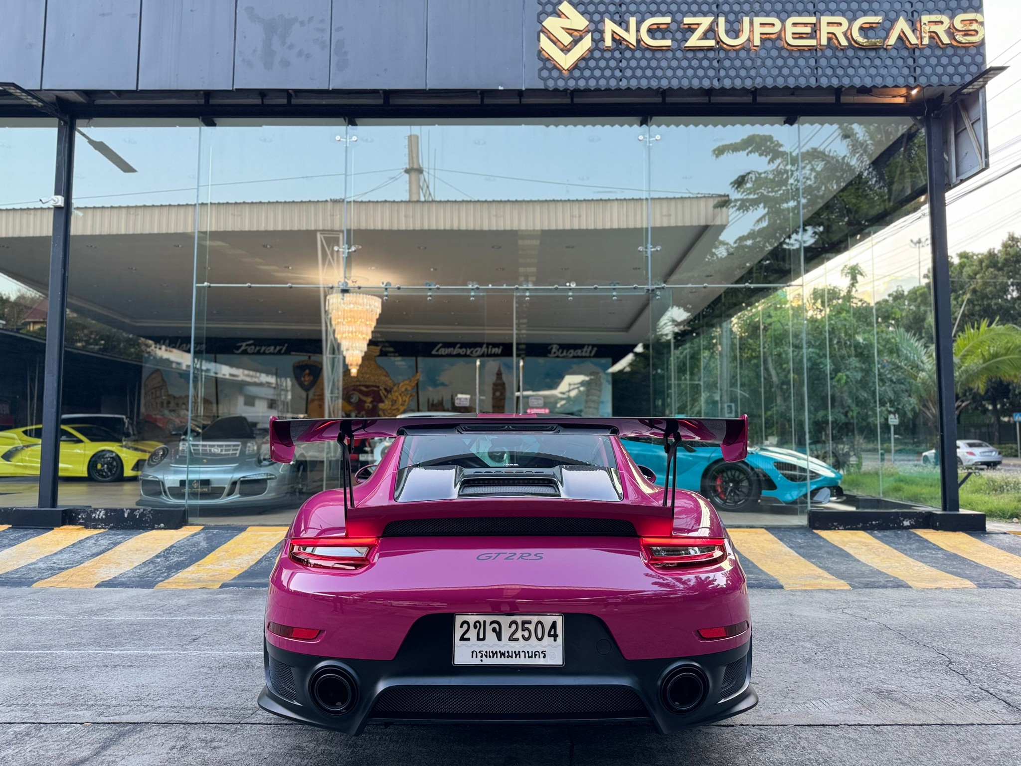 2019 Lamborghini 991.2 GT2 RS weissach package สีชมพู (รูปที่ 19)