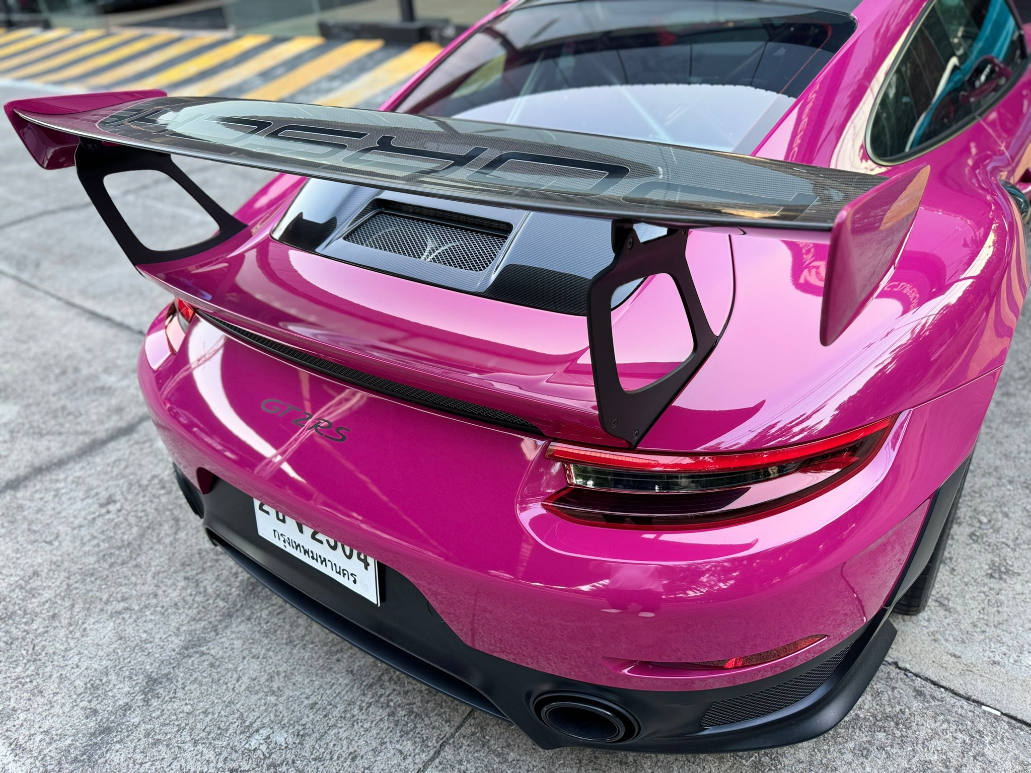 2019 Lamborghini 991.2 GT2 RS weissach package สีชมพู (รูปที่ 8)