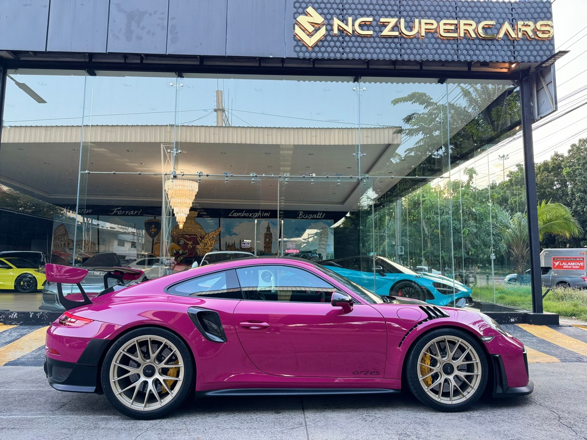 2019 Lamborghini 991.2 GT2 RS weissach package สีชมพู (รูปที่ 14)