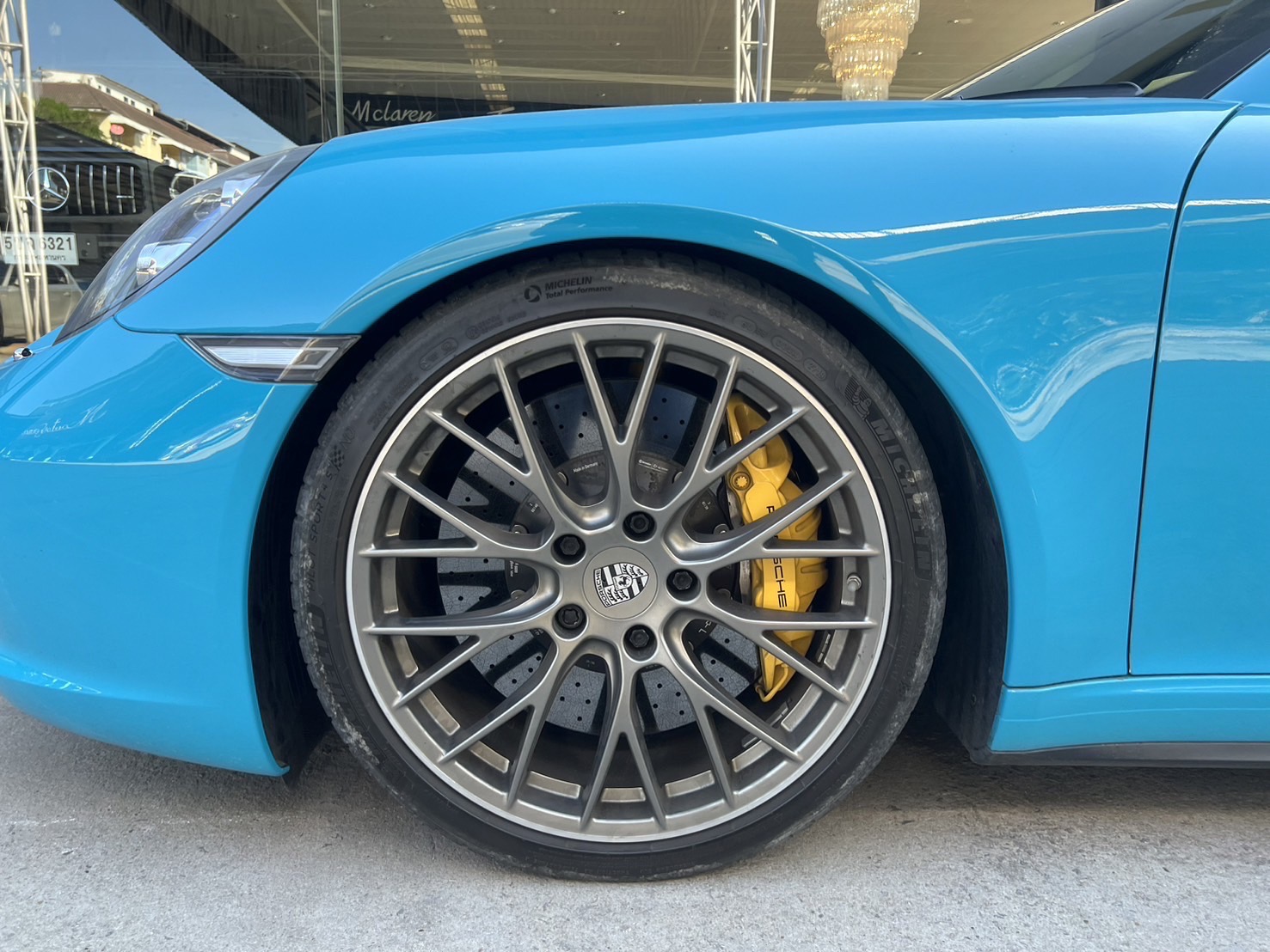 2017 Porsche Carera 991.2 Targa 4S สีฟ้า (รูปที่ 4)