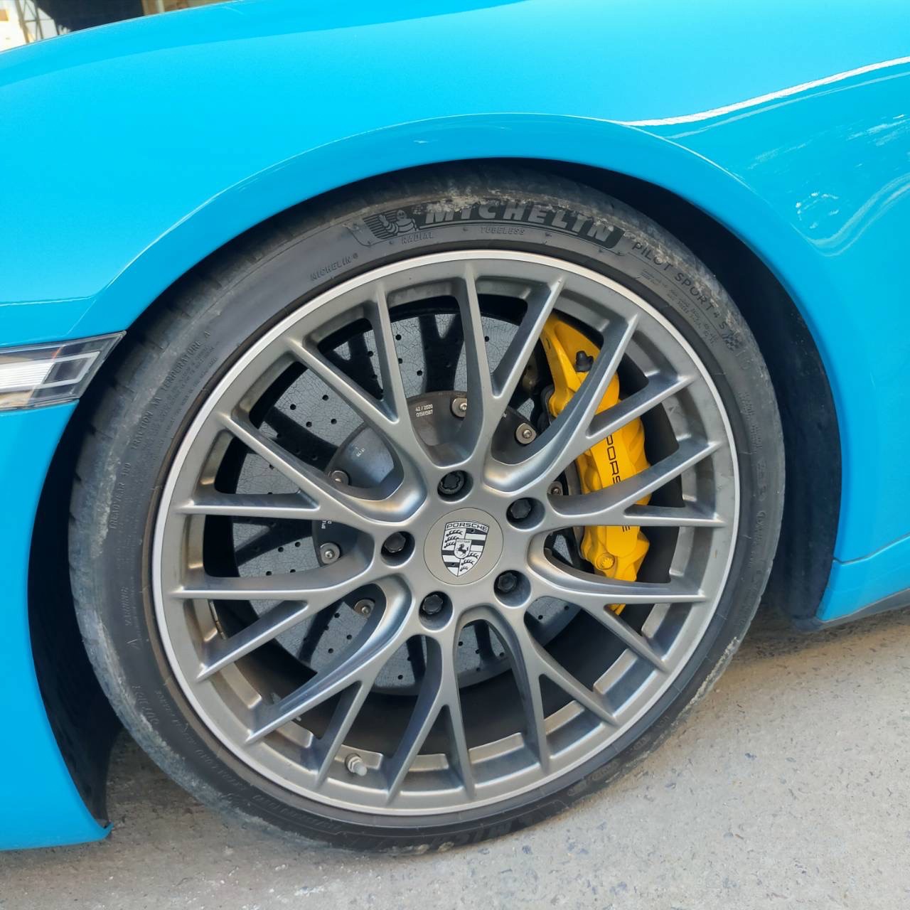 2017 Porsche Carera 991.2 Targa 4S สีฟ้า (รูปที่ 10)