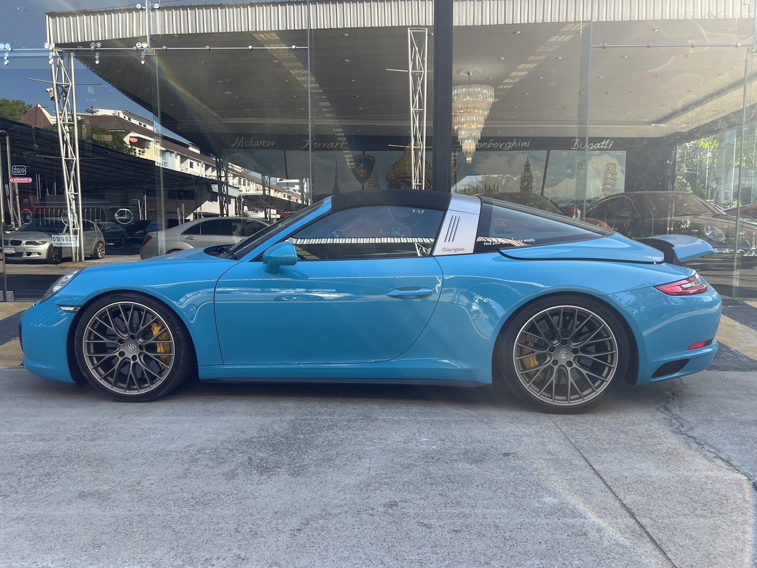 2017 Porsche Carera 991.2 Targa 4S สีฟ้า (รูปที่ 2)