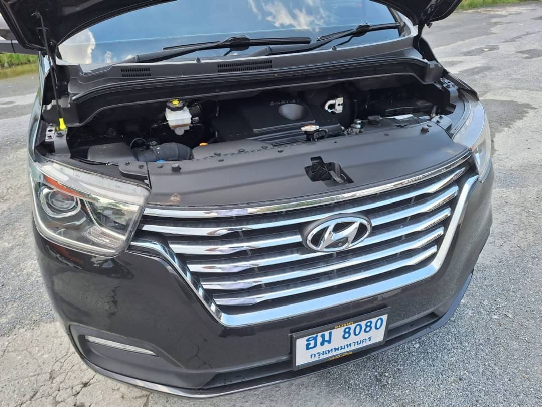 2018 Hyundai H-1 สีน้ำตาล (รูปที่ 8)