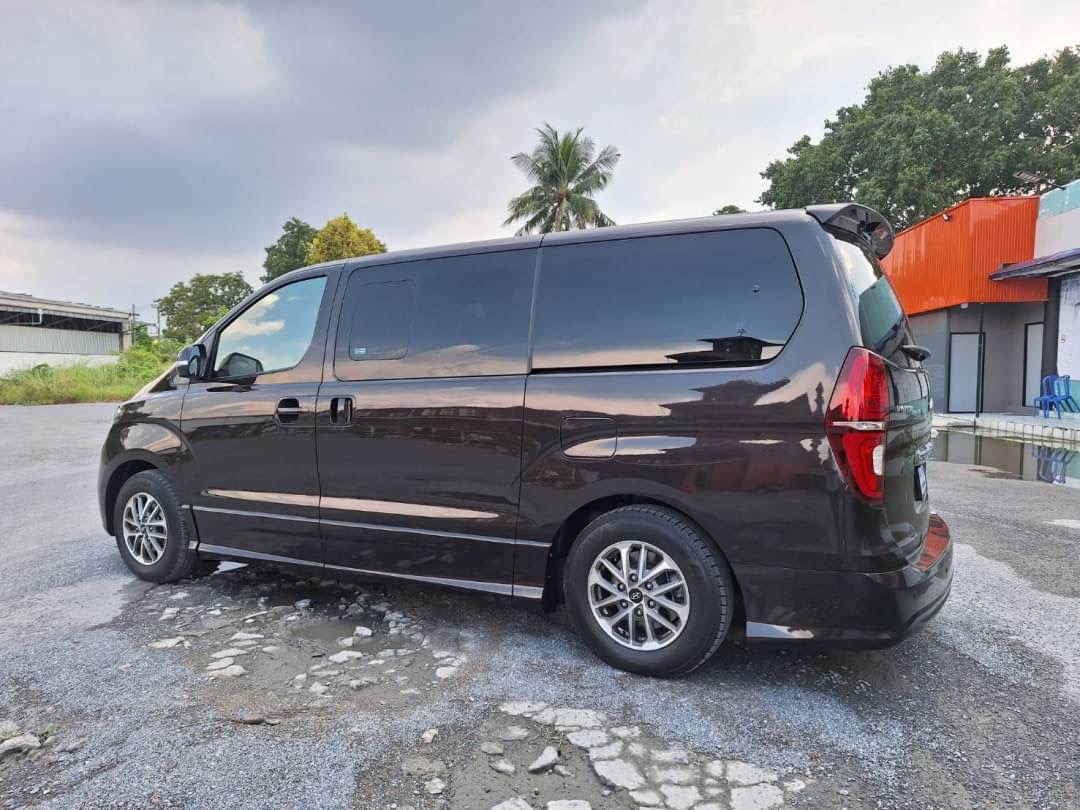 2018 Hyundai H-1 สีน้ำตาล