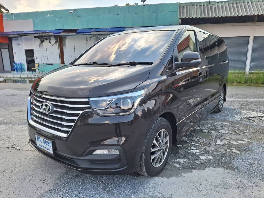 2018 Hyundai H-1 สีน้ำตาล