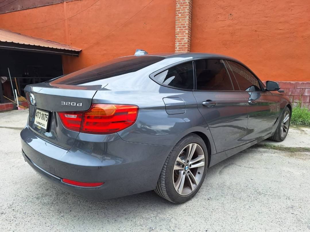 2015 BMW 320d GT Sport สีเทา (รูปที่ 4)