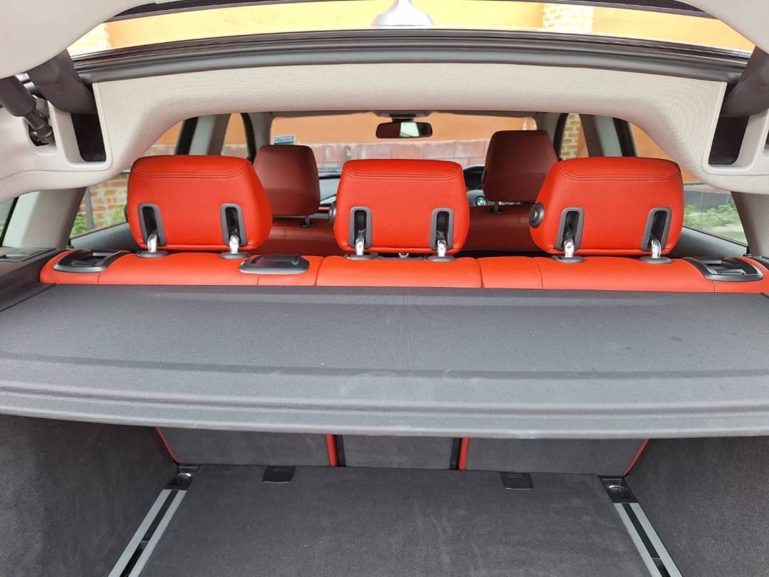 2015 BMW 320d GT Sport สีเทา (รูปที่ 9)