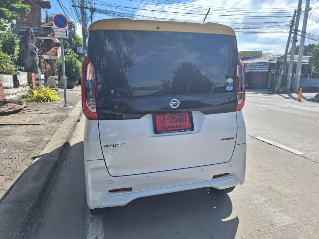 2023 Nissan Roox สีขาว (รูปที่ 3)