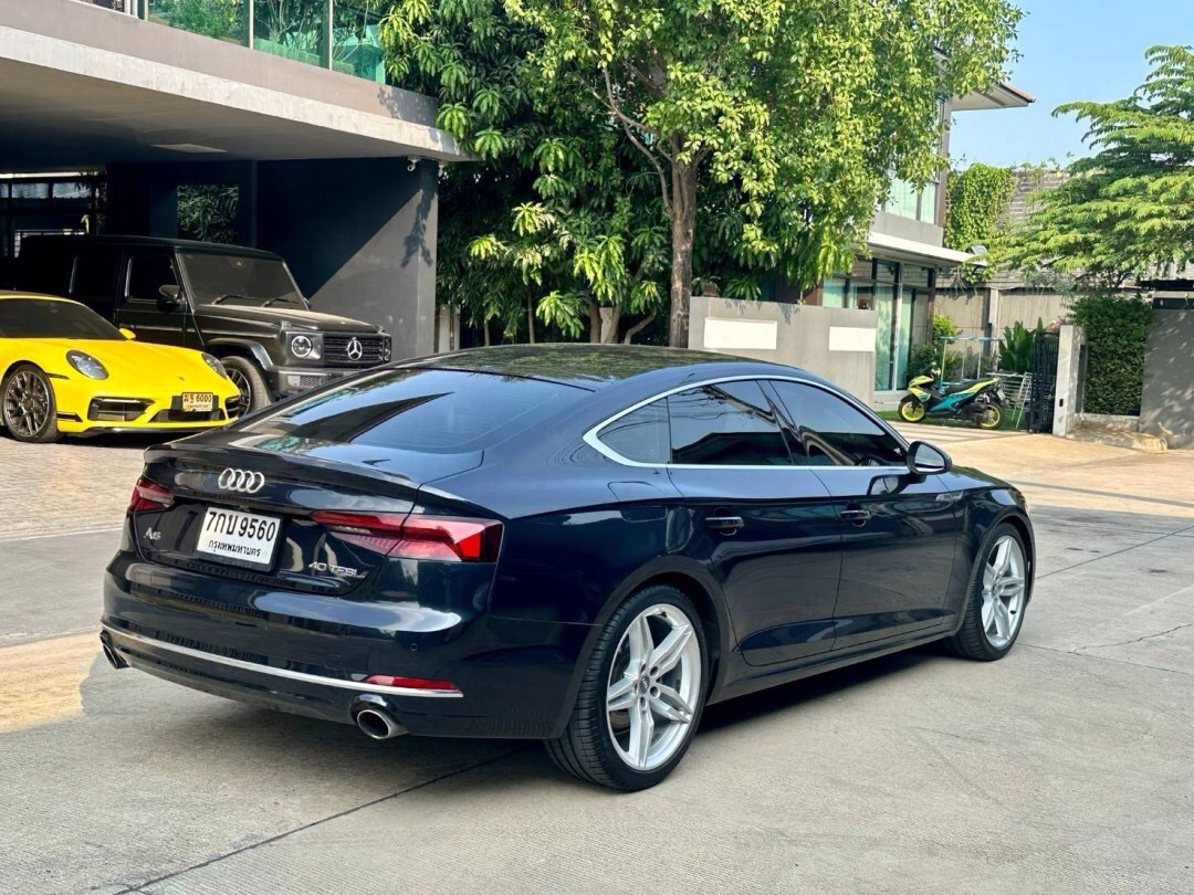 2018 Audi A5 SportBack 40TFSi สีดำ (รูปที่ 8)