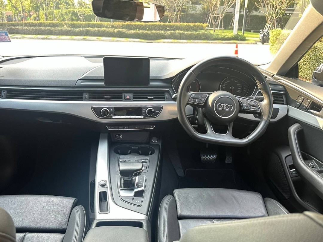2018 Audi A5 SportBack 40TFSi สีดำ (รูปที่ 6)