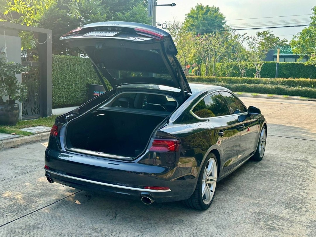 2018 Audi A5 SportBack 40TFSi สีดำ (รูปที่ 11)