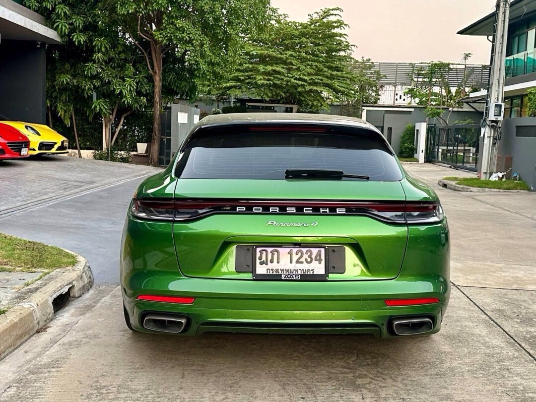 2021 Porsche Panamera สีเขียว (รูปที่ 8)