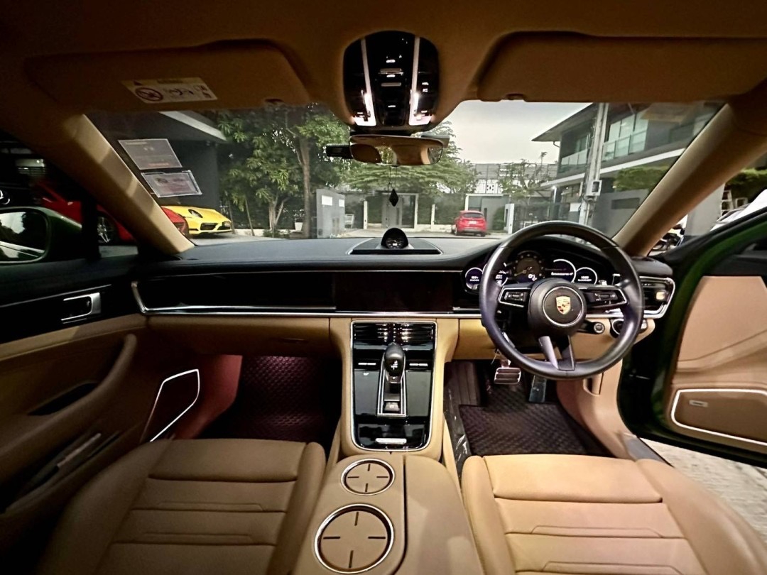 2021 Porsche Panamera สีเขียว (รูปที่ 9)