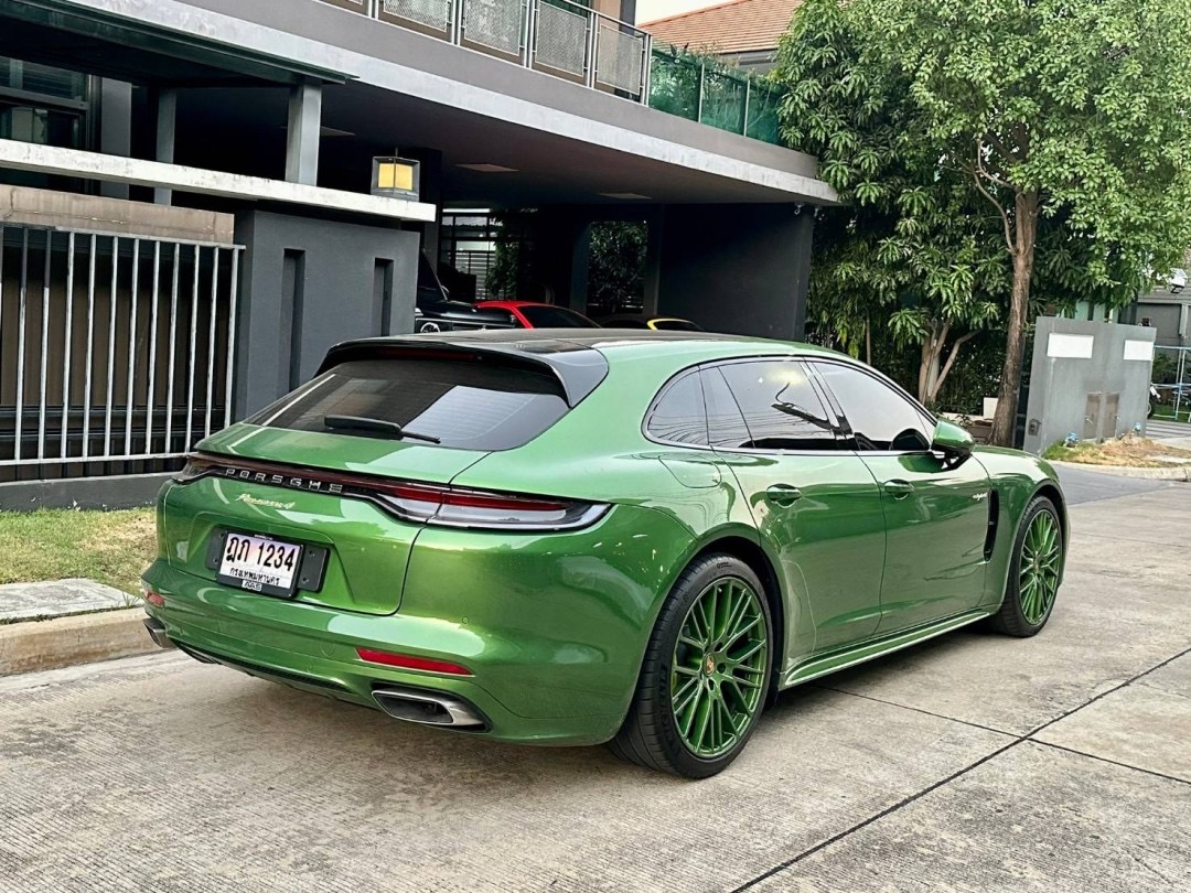 2021 Porsche Panamera สีเขียว (รูปที่ 6)