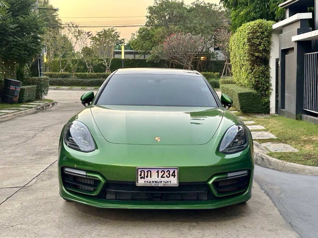2021 Porsche Panamera สีเขียว (รูปที่ 2)