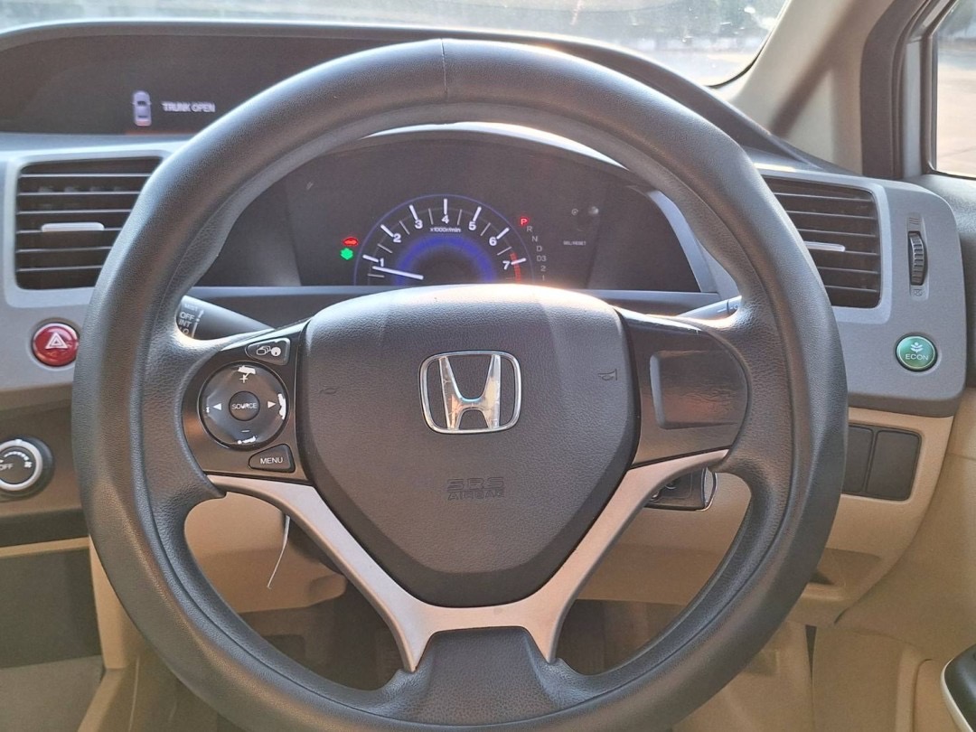 2013 Honda Civic FB สีเทา (รูปที่ 11)