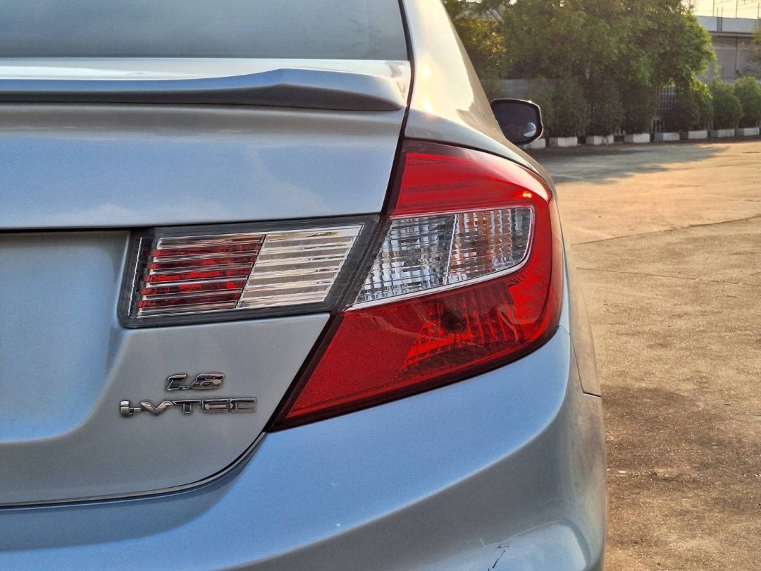 2013 Honda Civic FB สีเทา (รูปที่ 5)