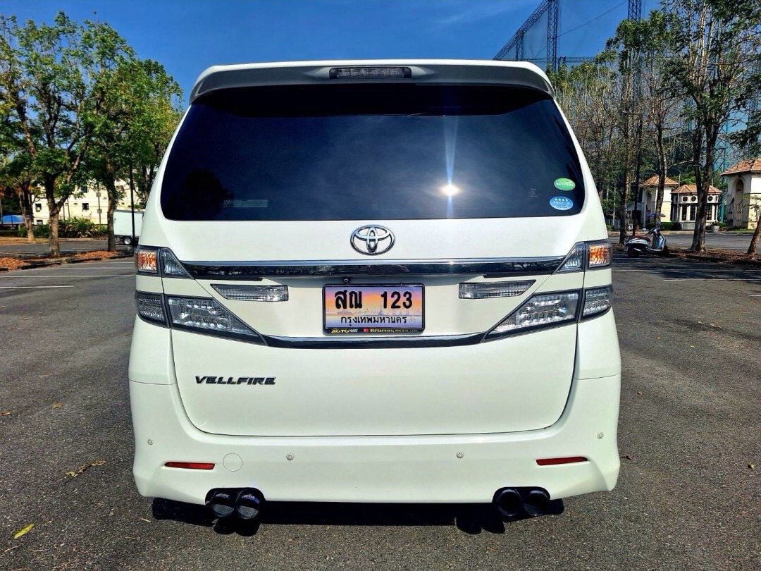 2014 Toyota Vellfire สีขาว (รูปที่ 9)