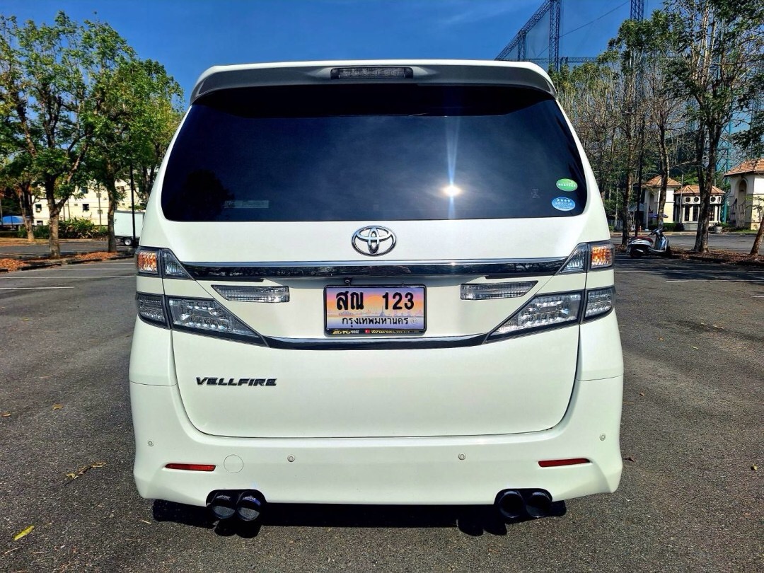 2014 Toyota Vellfire สีขาว