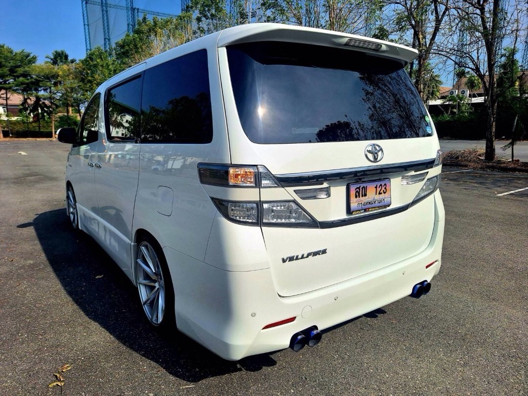 2014 Toyota Vellfire สีขาว