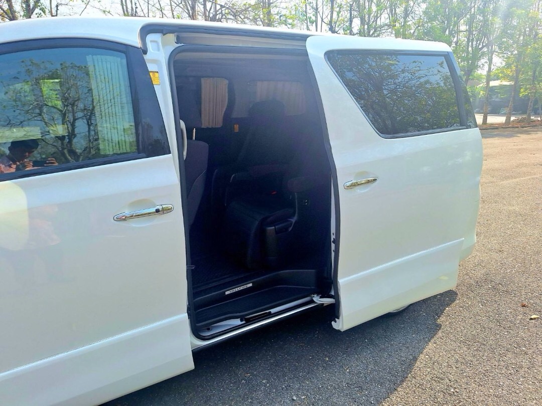 2014 Toyota Vellfire สีขาว (รูปที่ 7)