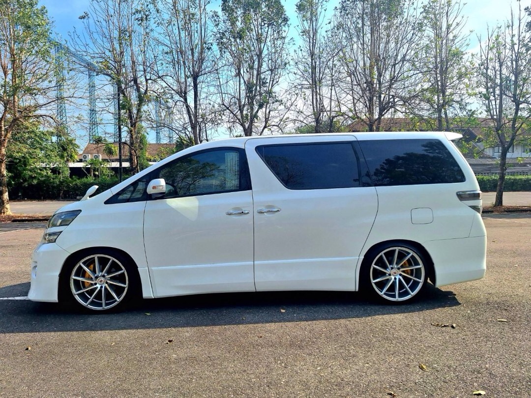 2014 Toyota Vellfire สีขาว (รูปที่ 3)