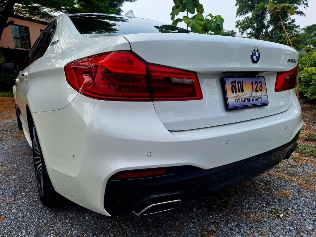 2018 BMW 530e M sport สีขาว (รูปที่ 7)