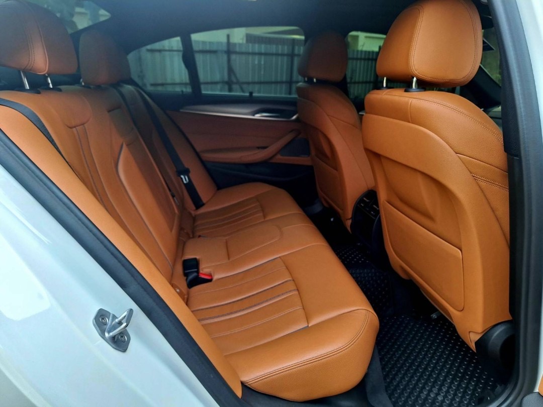 2018 BMW 530e M sport สีขาว (รูปที่ 17)