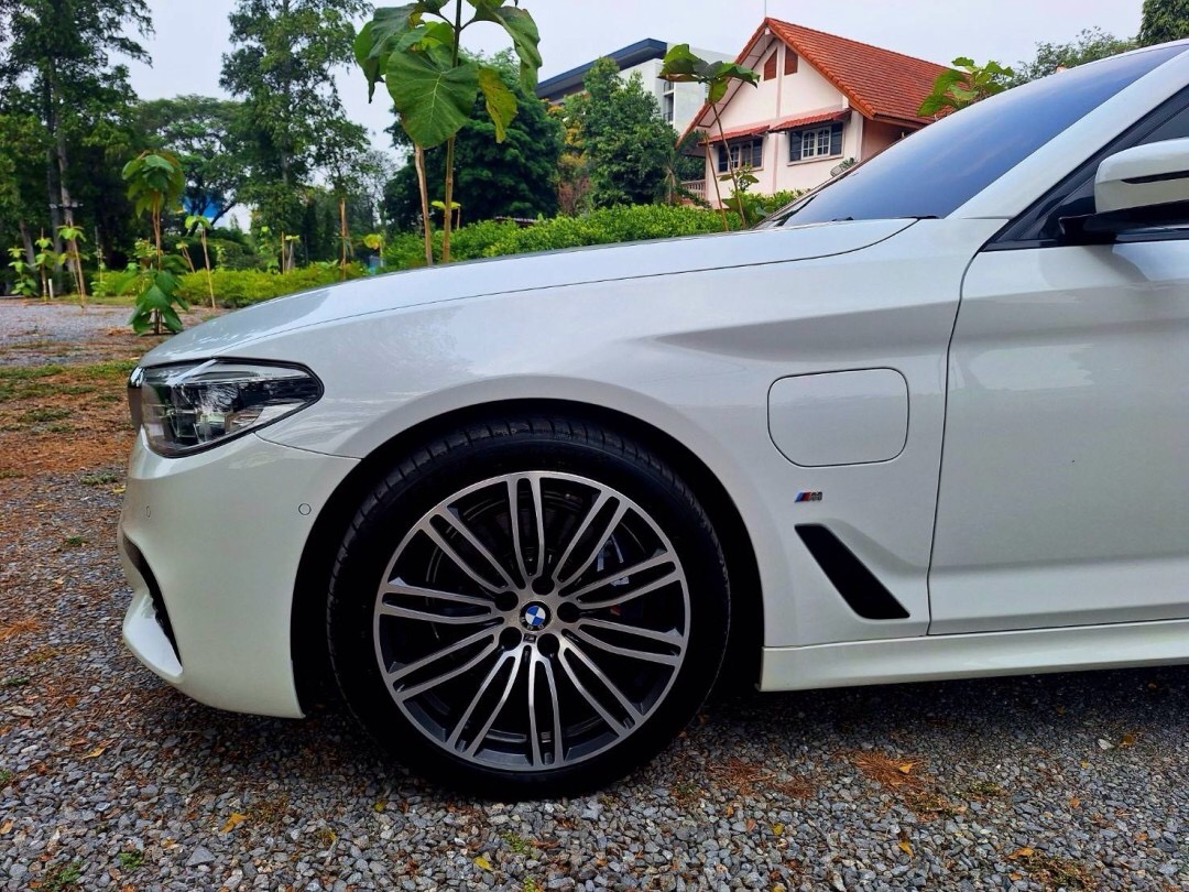 2018 BMW 530e M sport สีขาว (รูปที่ 5)