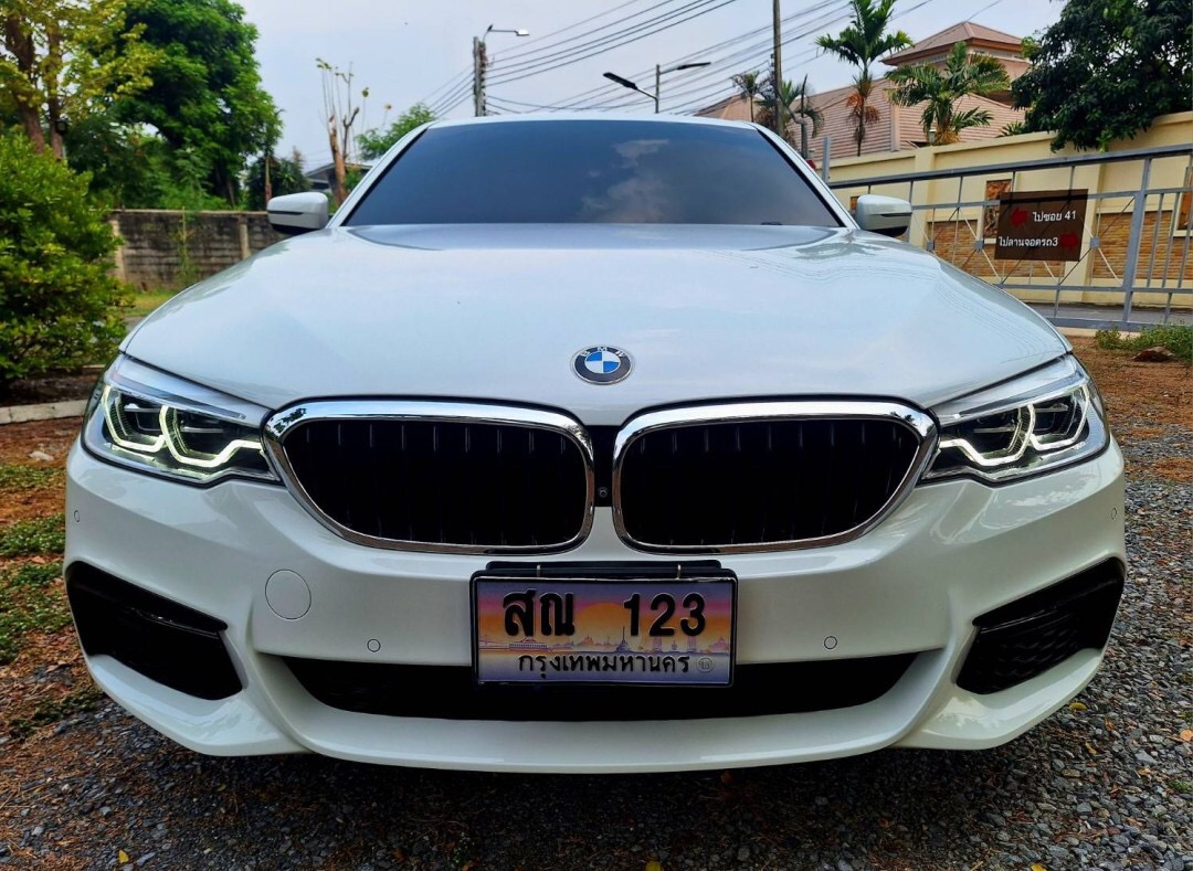 2018 BMW 530e M sport สีขาว (รูปที่ 3)