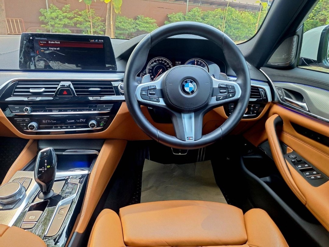 2018 BMW 530e M sport สีขาว (รูปที่ 16)