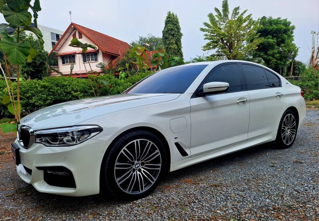 2018 BMW 530e M sport สีขาว (รูปที่ 6)