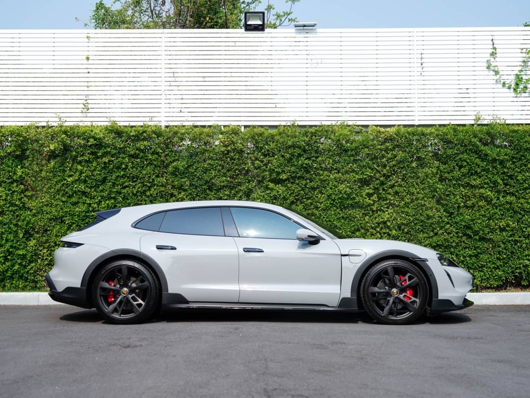 2022 Porsche Taycan 4S สีเทา (รูปที่ 7)