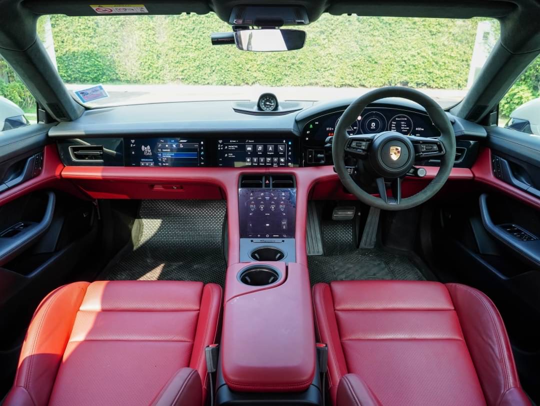 2022 Porsche Taycan 4S สีเทา (รูปที่ 10)