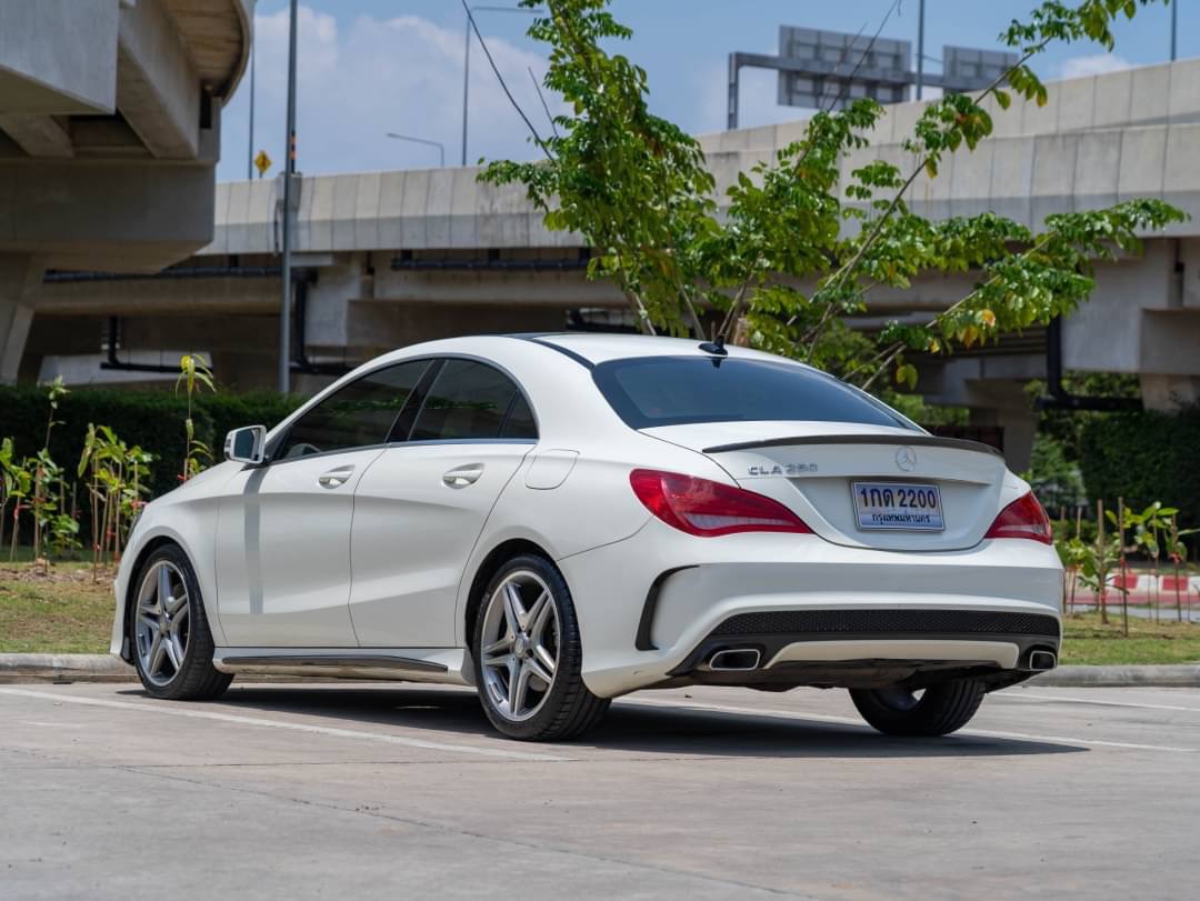 2014 Mercedes-Benz CLA-Class CLA-CLass CLA250 สีขาว (รูปที่ 5)