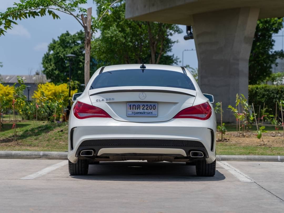 2014 Mercedes-Benz CLA-Class CLA-CLass CLA250 สีขาว (รูปที่ 4)