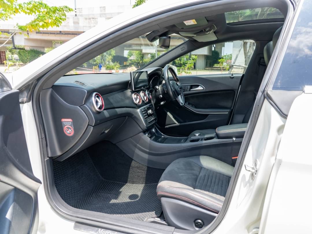 2014 Mercedes-Benz CLA-Class CLA-CLass CLA250 สีขาว (รูปที่ 10)